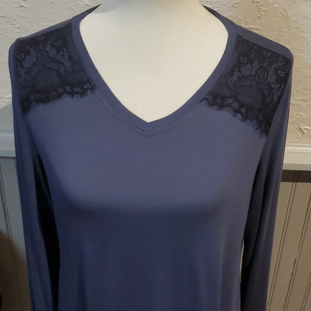 💞LOGO* Top - Picture 2 of 6